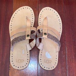 Ugg flip flops